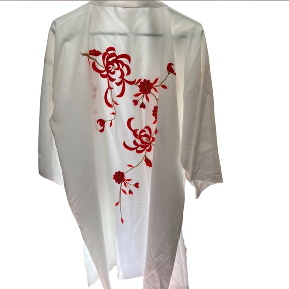 Other - 281 // Embroidered kimono made in Japan // ptp 24